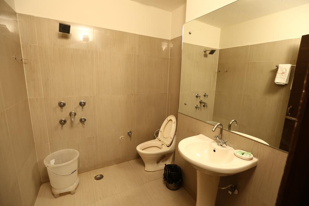 Click Hotel Kohinoor, Ludhiana Exterior photo