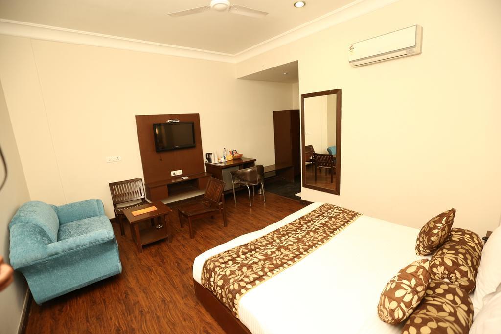 Click Hotel Kohinoor, Ludhiana Exterior photo