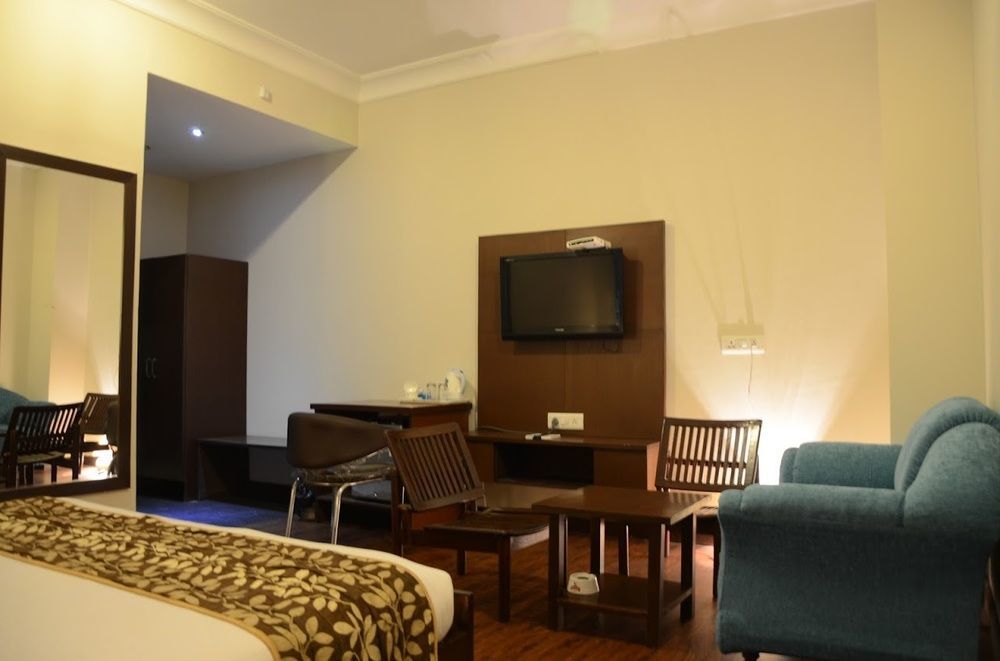 Click Hotel Kohinoor, Ludhiana Exterior photo